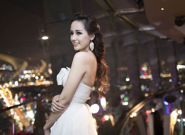 Mai Phương Thúy gợi cảm trên tầng cao Sài Gòn - ảnh 7